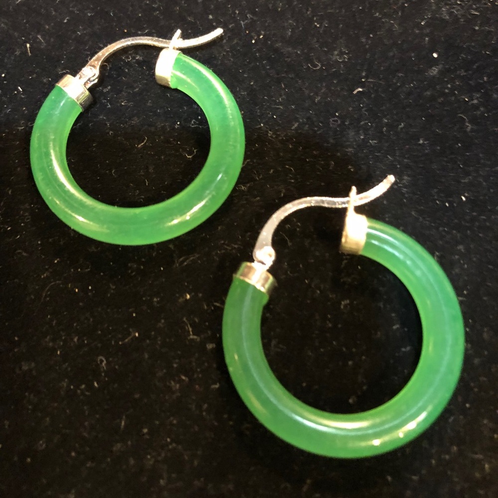 Lovely Nephrite Green Jade Hoop Earrings